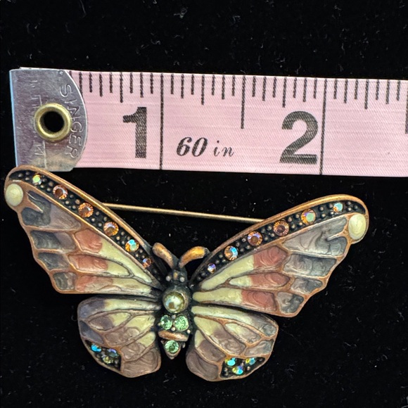 Joan Rivers Butterfly Collection Pastel
Pink Fantasy Enamel  Brooch - Picture 5 of 5